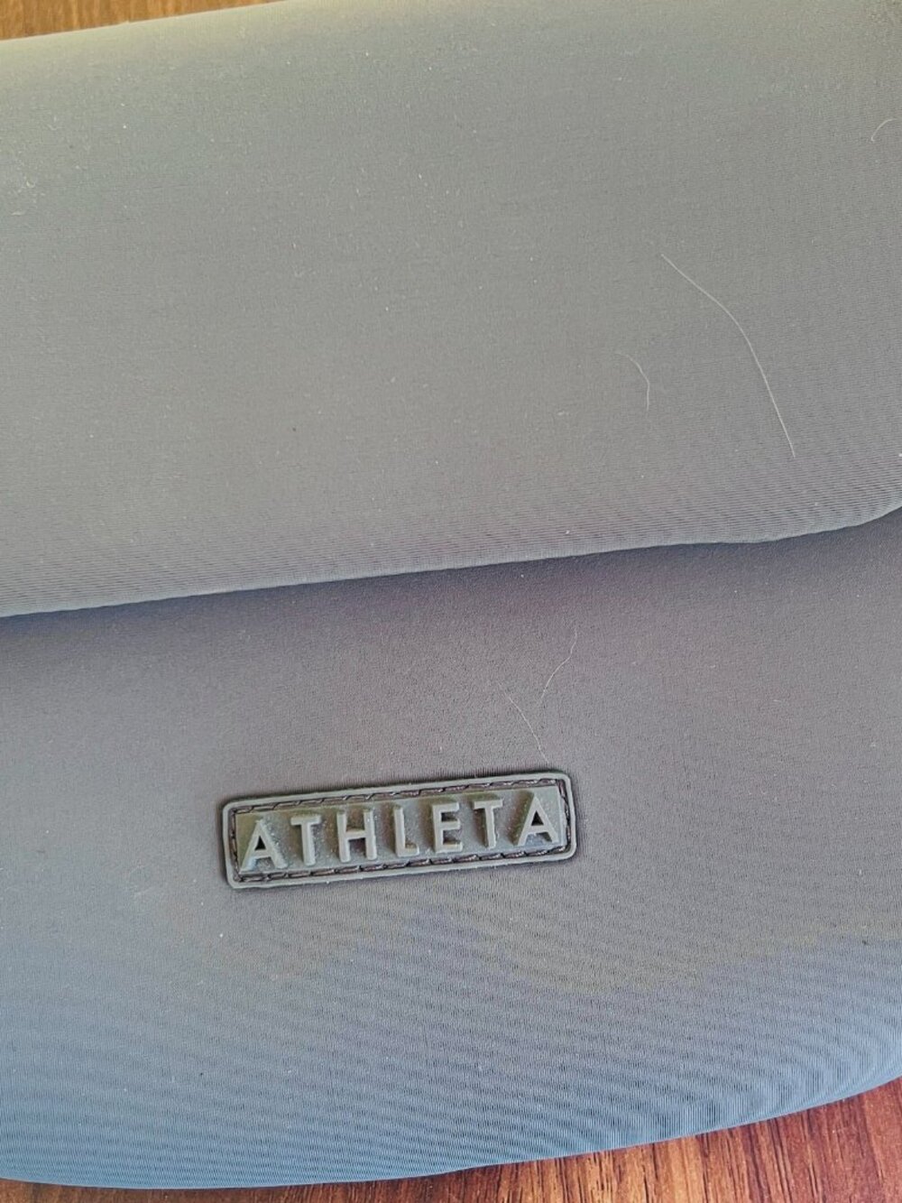 Athleta Excursion Diem Crossbody, Grey Teal, Neoprene, Sporty and Roomy! - Picture 4 of 7